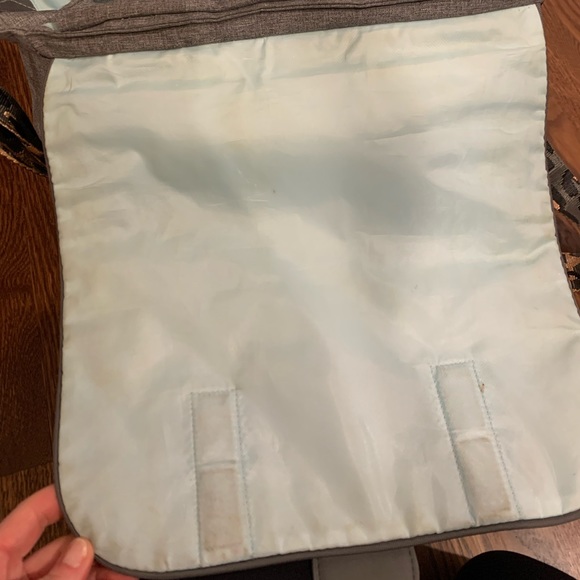 J J Cole Gray Diaper Bag/Backpack with Shoulder Strap - Picture 9 of 11